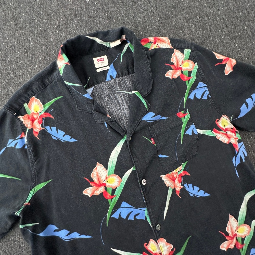 Levis Button Up Shirt Mens L Black Floral Relaxed Fit Tropical Short Sleeve